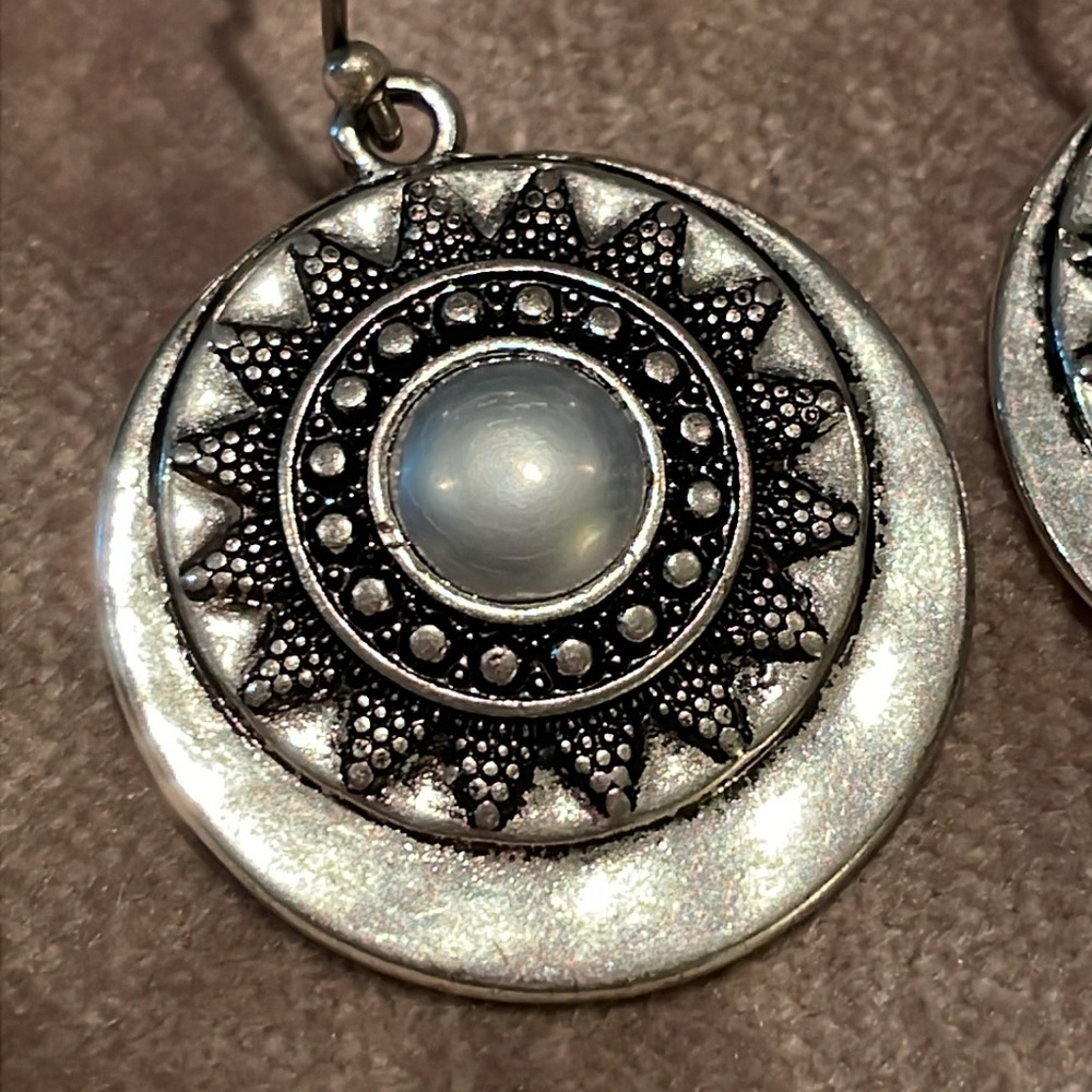 Lucky Brand Silver Southwestern Sun Earrings - Picture 4 of 8